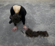 Elana Katz, Auf Mein Sheitel, 2012.
Performance, Center for Contemporary Art and Thought, Berlin. Image courtesy of the artist.