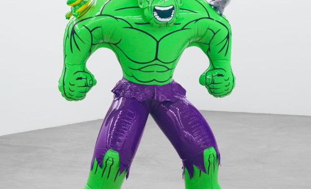 Hulk (Friends), 2004-12, polychromed bronze, 71 1/4 x 48 1/2 x 26 inches (181 x 123.2 x 66 cm) © Jeff Koons