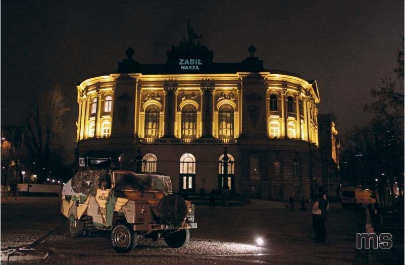 Krzysztof Wodiczko, War Veteran Projection, Warsaw, 2010. Courtesy Muzeum Sztuki in Lodz.