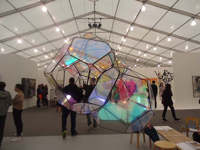 Tomas Saraceno, K2-24 b /M+1, 2016. Courtesy of the artist and Esther Schipper. Frieze New York 2016. Photo: J. Gora.