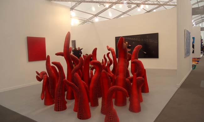 Yayoi Kusama, The Moment of Regeneration . Sewn fabric, urethane, wood, paint, 55 parts, dimensions variable.Courtesy of the artists and Victoria Miro London. Frieze New York 2016.Photo: J. Gora