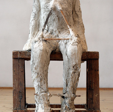 Abakanowicz, Plaster Body 5, 1987, plaster and wood 5475x295x2 5in, non 49-968