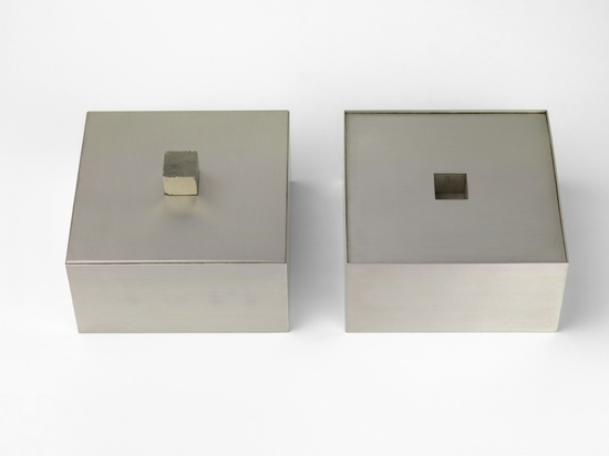 Fool's Gold (Large) — Stefan Brüggemann, 2016 Cube: Pyrite Ring: Pyrite & 18kt yellow gold Cube: 15 x 15 x 15 cm / 5 7/8 x 5 7/8 x 5 7/8 in Ring: 4h x 2 x 2.3 cm / 1 5/8 x 3/4 x 7/8 in © Stefan Brüggemann Courtesy the artist and Hauser & Wirth Photo: Todd-White Art Photography