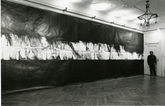  Nagare-8, 1983 Graphite and turpentine on paper 300 x 1000 cm / 118 1/8 x 393 3/4 in © Takesada Matsutani Courtesy the artist and Hauser & Wirth 